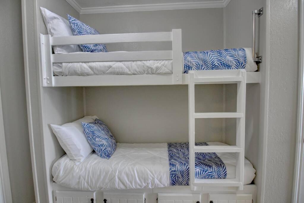 Blue Water Retreat - A Peaceful Getaway * Galveston