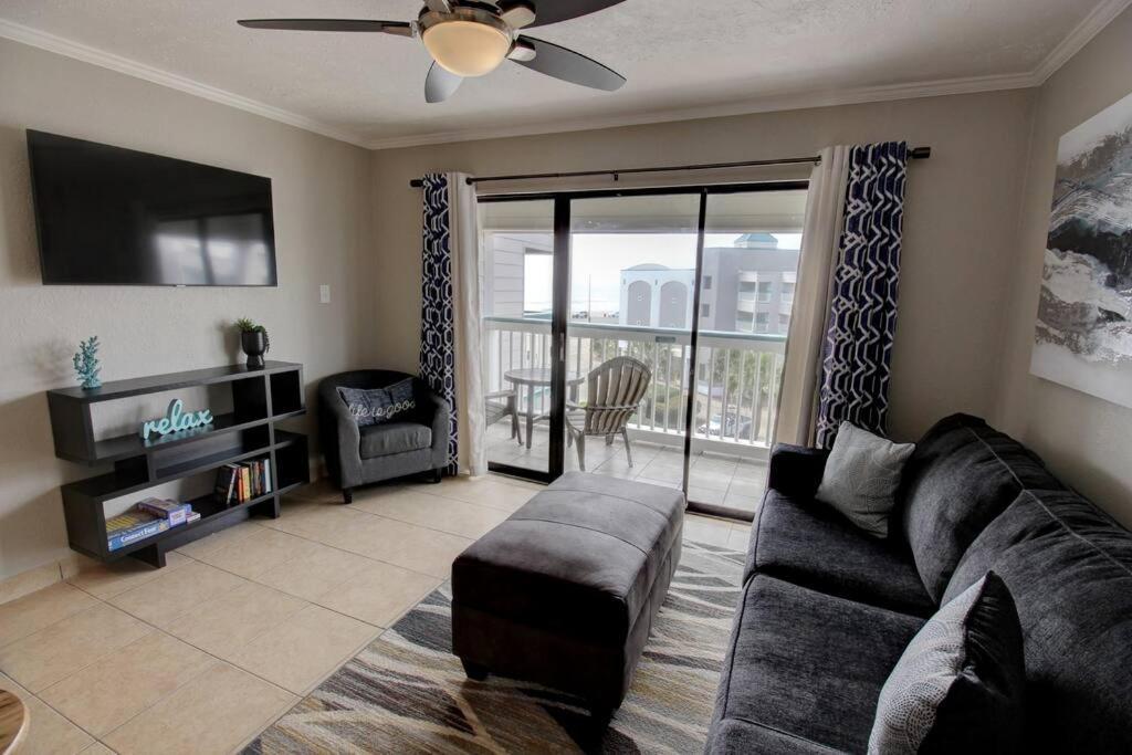 Blue Water Retreat - A Peaceful Getaway Apartment Galveston